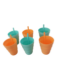 Lustige Trinkbecher mit Strohhalm in Grün / Orange