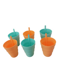 Lustige Trinkbecher mit Strohhalm in Grün / Orange